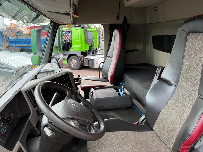Volvo FM FM370 4X2 Globetrotter / Welgro compressor / Dynimac steering / Holland Truck - Tracteur routier: photos 5 Volvo FM FM370 4X2 Globetrotter / Welgro compressor / Dynimac steering / Holland Truck - Tracteur routier: photos 5