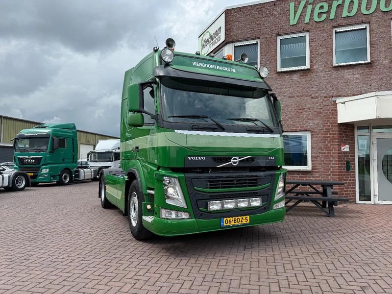 Volvo FM FM370 4X2 Globetrotter / Welgro compressor / Dynimac steering / Holland Truck - Tracteur routier: photos 1 Volvo FM FM370 4X2 Globetrotter / Welgro compressor / Dynimac steering / Holland Truck - Tracteur routier: photos 1