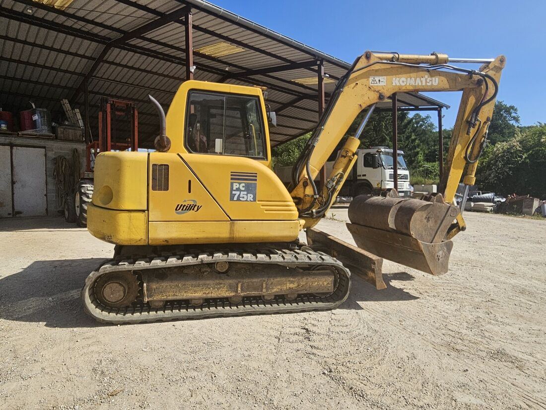 KOMATSU PC 75 R - Mini pelle: photos 2 KOMATSU PC 75 R - Mini pelle: photos 2