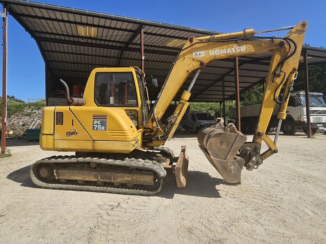 KOMATSU PC 75 R - Mini pelle: photos 1 KOMATSU PC 75 R - Mini pelle: photos 1
