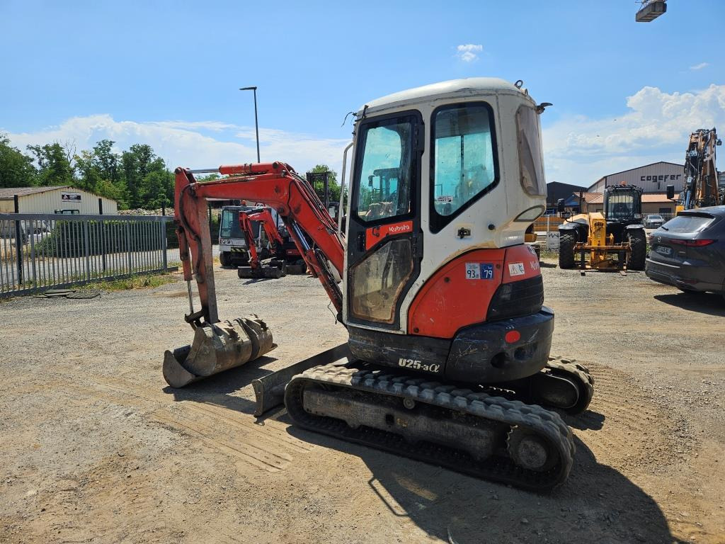 KUBOTA U 25 - Mini pelle: photos 3 KUBOTA U 25 - Mini pelle: photos 3