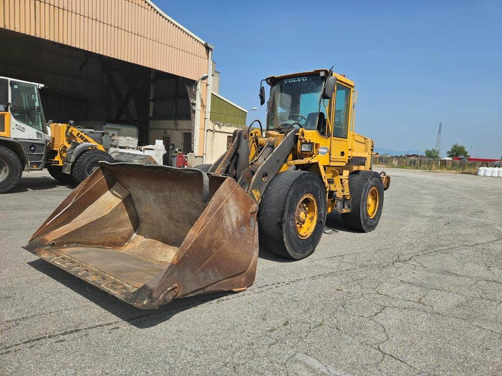 VOLVO L 70 D - Chargeuse sur pneus: photos 2 VOLVO L 70 D - Chargeuse sur pneus: photos 2