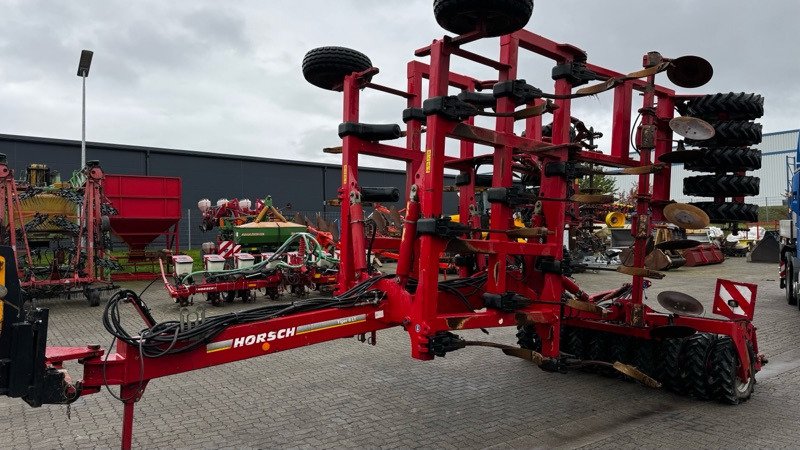 Horsch Tiger 6 LT in top Zustand - Bineuse: photos 1 Horsch Tiger 6 LT in top Zustand - Bineuse: photos 1
