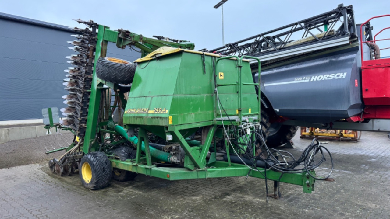 John Deere 740 A 8m - Semoir: photos 2 John Deere 740 A 8m - Semoir: photos 2
