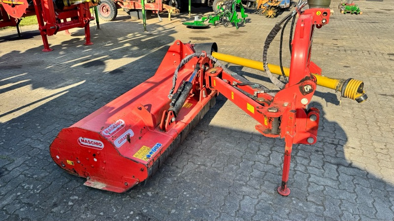 Maschio Giraffa 160 - Broyeur à axe horizontal: photos 1 Maschio Giraffa 160 - Broyeur à axe horizontal: photos 1