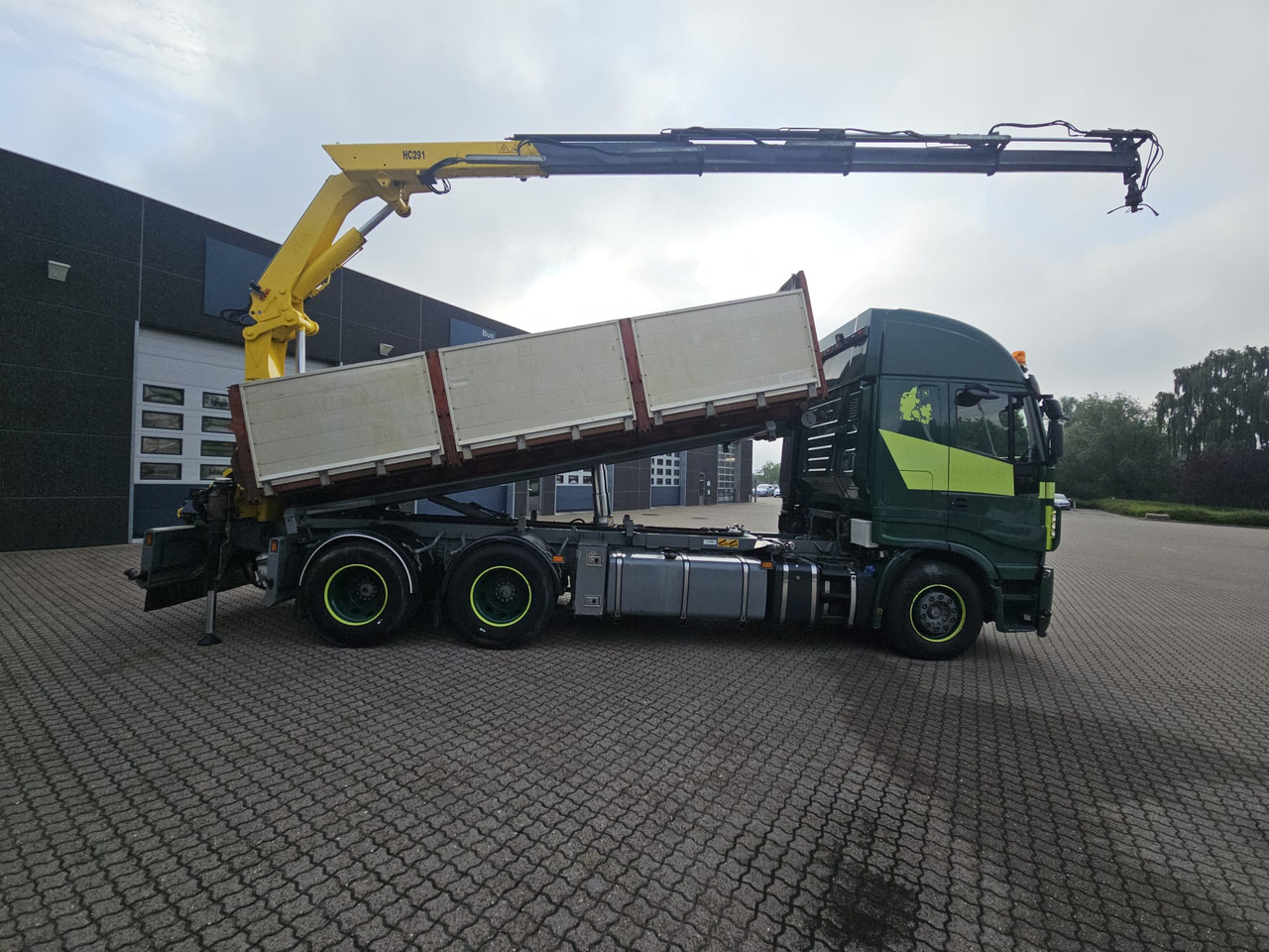 Iveco Stralis 560 6x4 - Camion porte-conteneur/ Caisse mobile, Camion grue: photos 4 Iveco Stralis 560 6x4 - Camion porte-conteneur/ Caisse mobile, Camion grue: photos 4