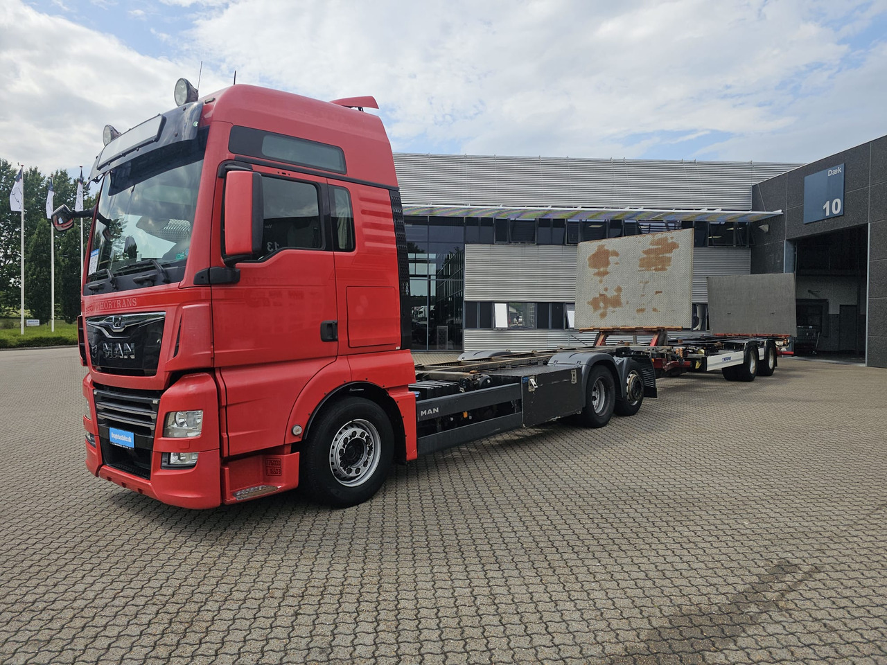 MAN TGX 26.500 with trailer - Camion porte-conteneur/ Caisse mobile: photos 1 MAN TGX 26.500 with trailer - Camion porte-conteneur/ Caisse mobile: photos 1