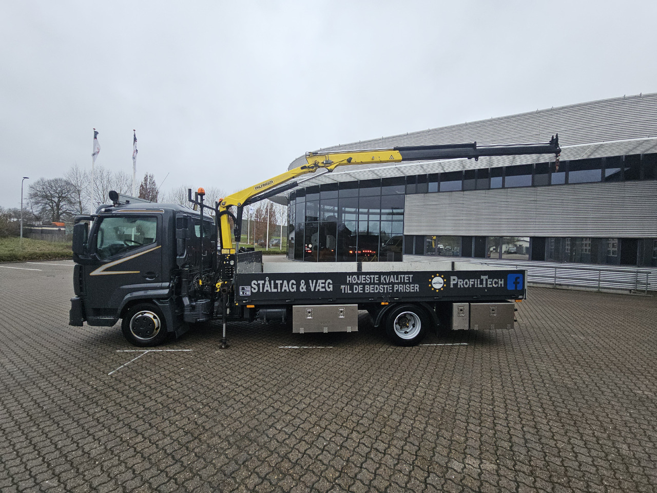 Renault D-Serie - Camion plateau, Camion grue: photos 2 Renault D-Serie - Camion plateau, Camion grue: photos 2