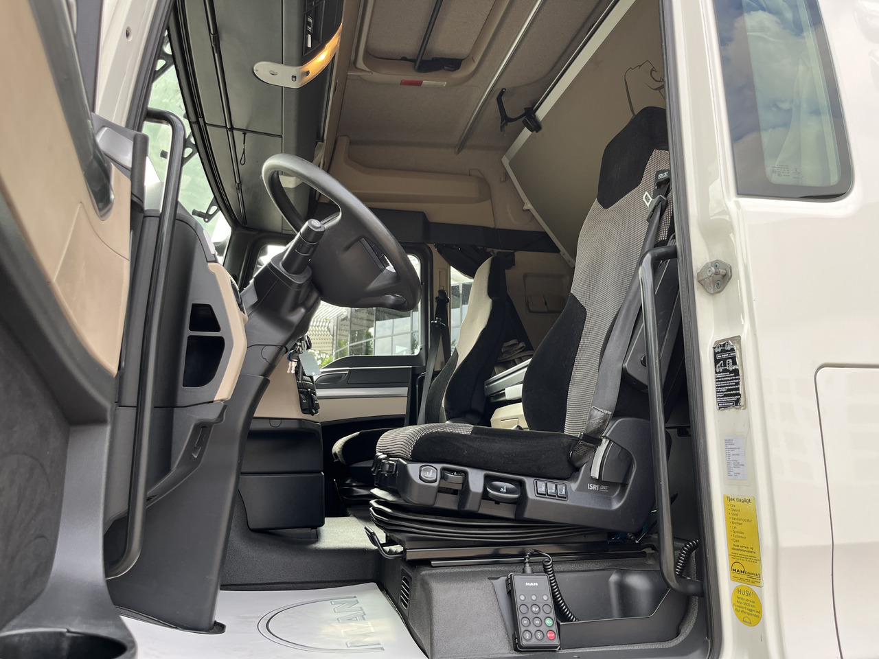 MAN TGX 26.470 6x2-2 - Tracteur routier: photos 5 MAN TGX 26.470 6x2-2 - Tracteur routier: photos 5