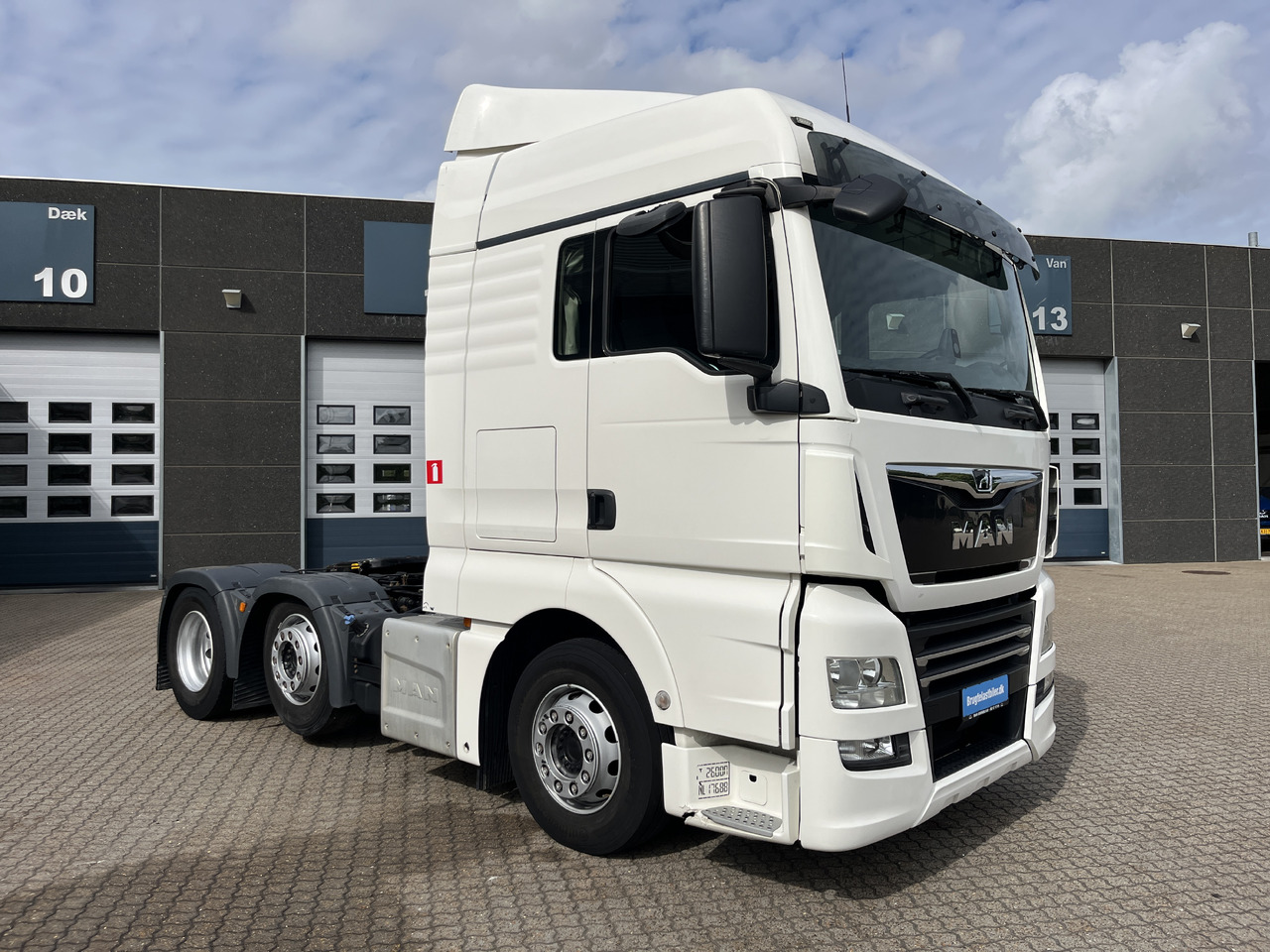 MAN TGX 26.470 6x2-2 - Tracteur routier: photos 2 MAN TGX 26.470 6x2-2 - Tracteur routier: photos 2