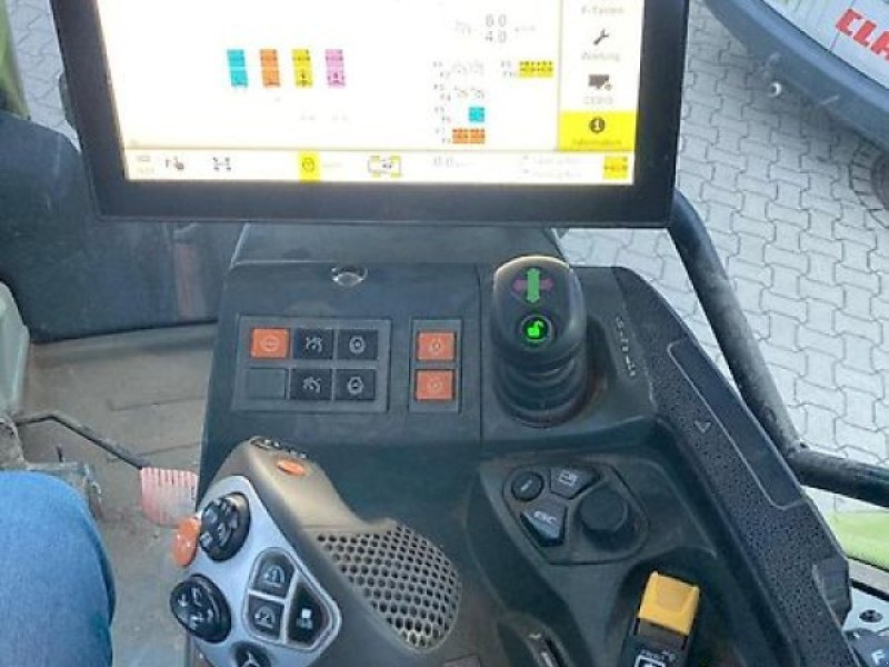 CLAAS Arion 550 CMATIC - Tracteur agricole: photos 2 CLAAS Arion 550 CMATIC - Tracteur agricole: photos 2