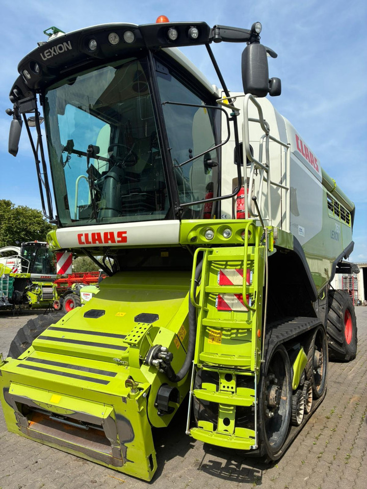 CLAAS Lexion 760TT - Moissonneuse-batteuse: photos 1 CLAAS Lexion 760TT - Moissonneuse-batteuse: photos 1