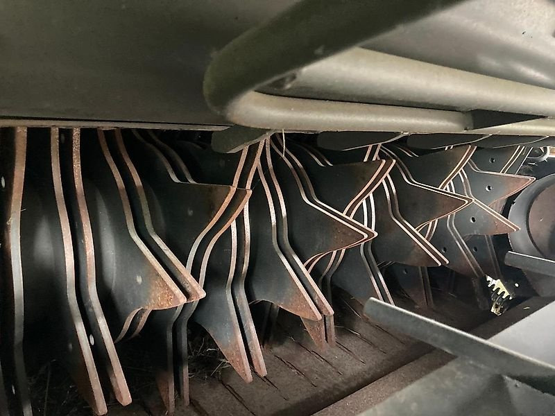 CLAAS Variant 485 RC PRO - Presse à balles rondes: photos 2 CLAAS Variant 485 RC PRO - Presse à balles rondes: photos 2