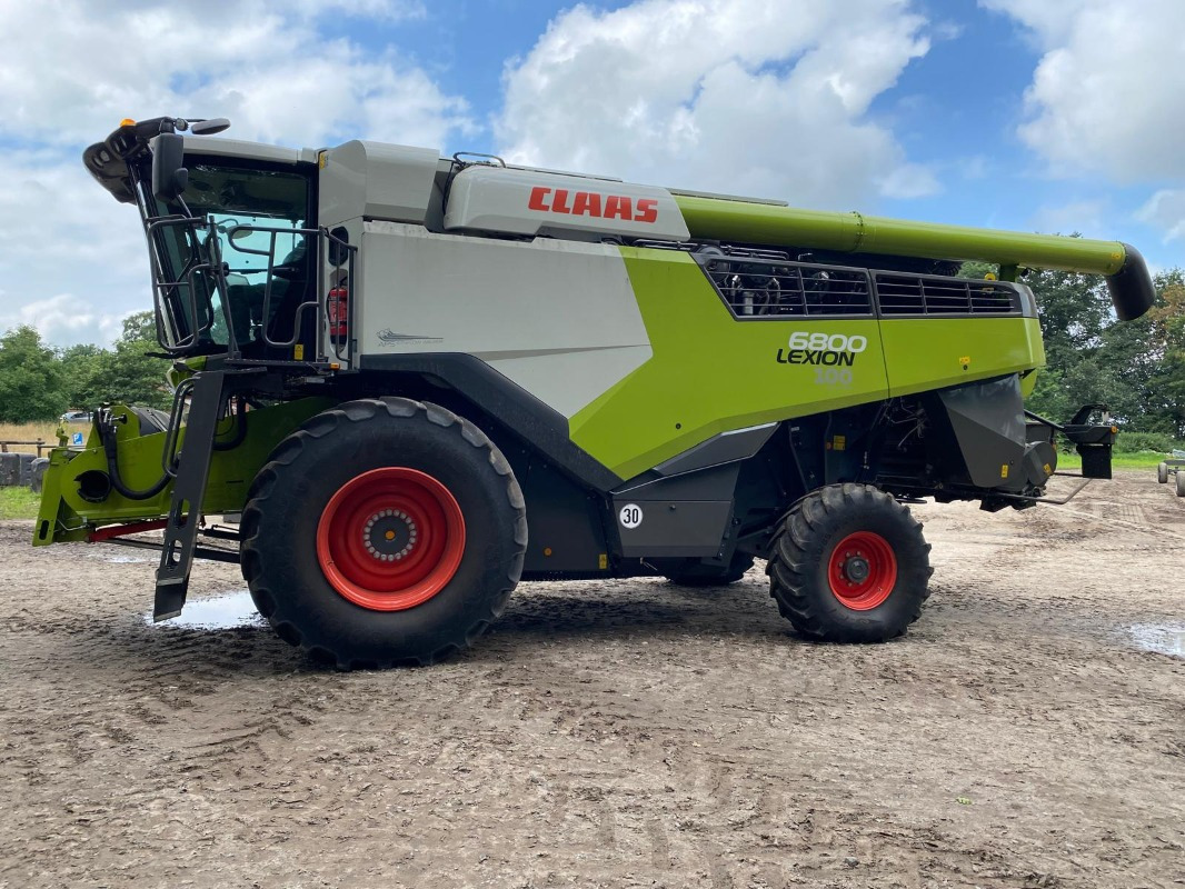 CLAAS Lexion 6800 mit Vario 930 Schneidwerk - Moissonneuse-batteuse: photos 2 CLAAS Lexion 6800 mit Vario 930 Schneidwerk - Moissonneuse-batteuse: photos 2