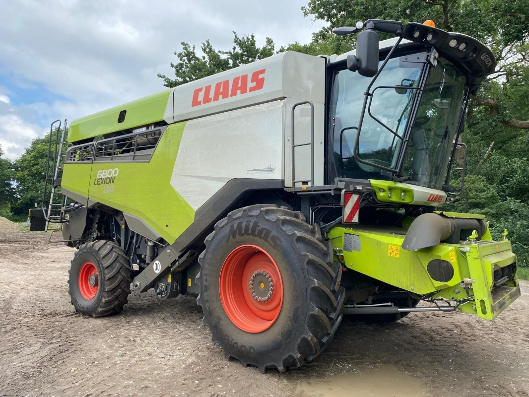 CLAAS Lexion 6800 mit Vario 930 Schneidwerk - Moissonneuse-batteuse: photos 1 CLAAS Lexion 6800 mit Vario 930 Schneidwerk - Moissonneuse-batteuse: photos 1