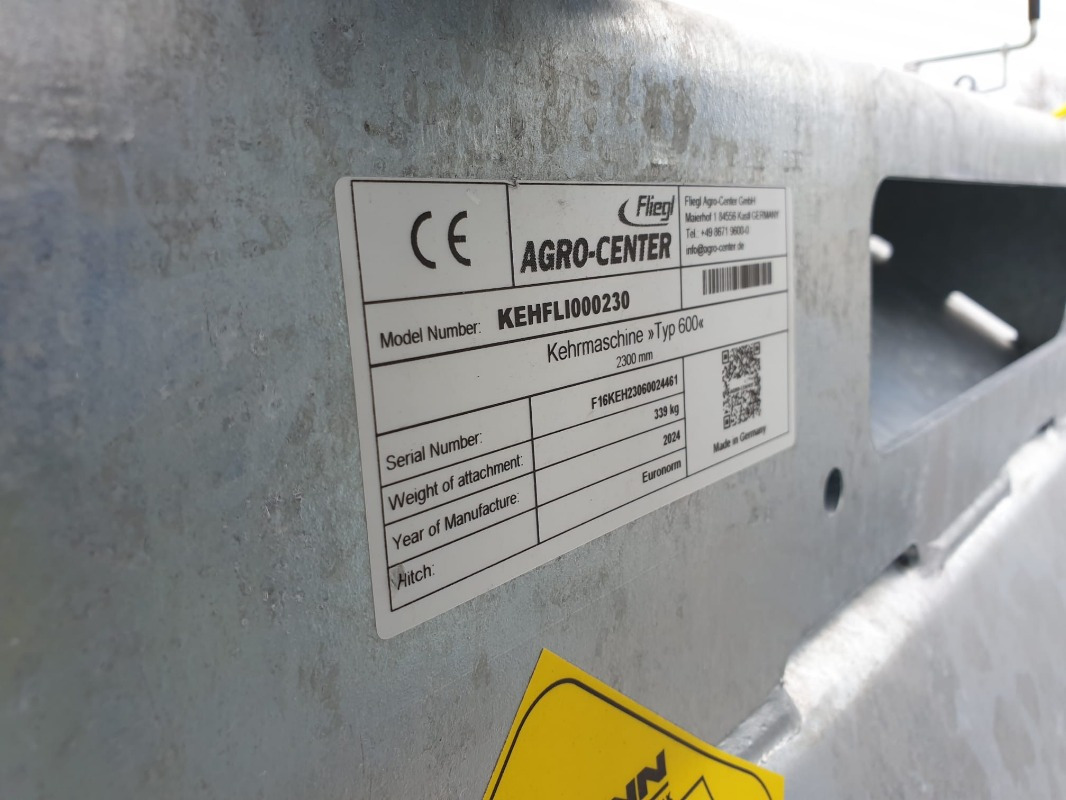 Fliegl KEHRMASCHINE TYP 600 - Faucheuse: photos 2 Fliegl KEHRMASCHINE TYP 600 - Faucheuse: photos 2
