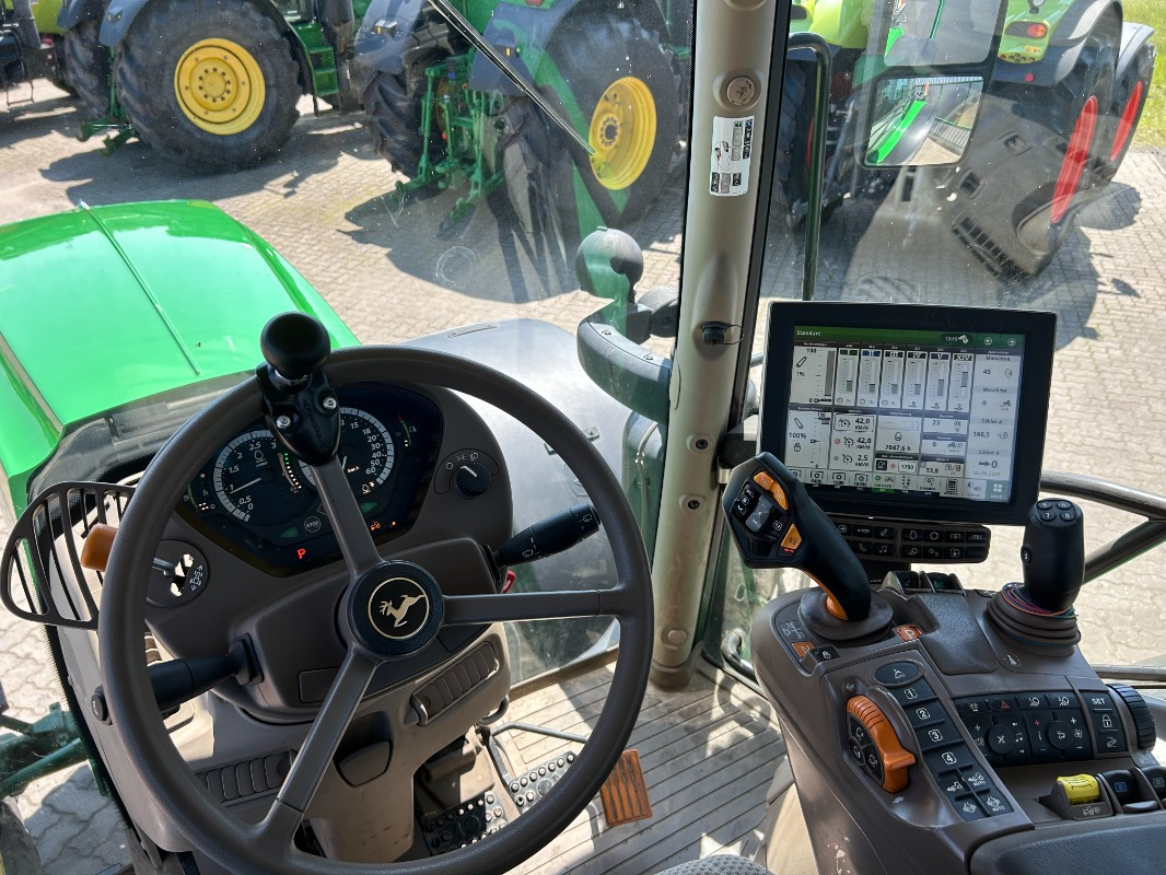 John Deere 6215R - Tracteur agricole: photos 2 John Deere 6215R - Tracteur agricole: photos 2