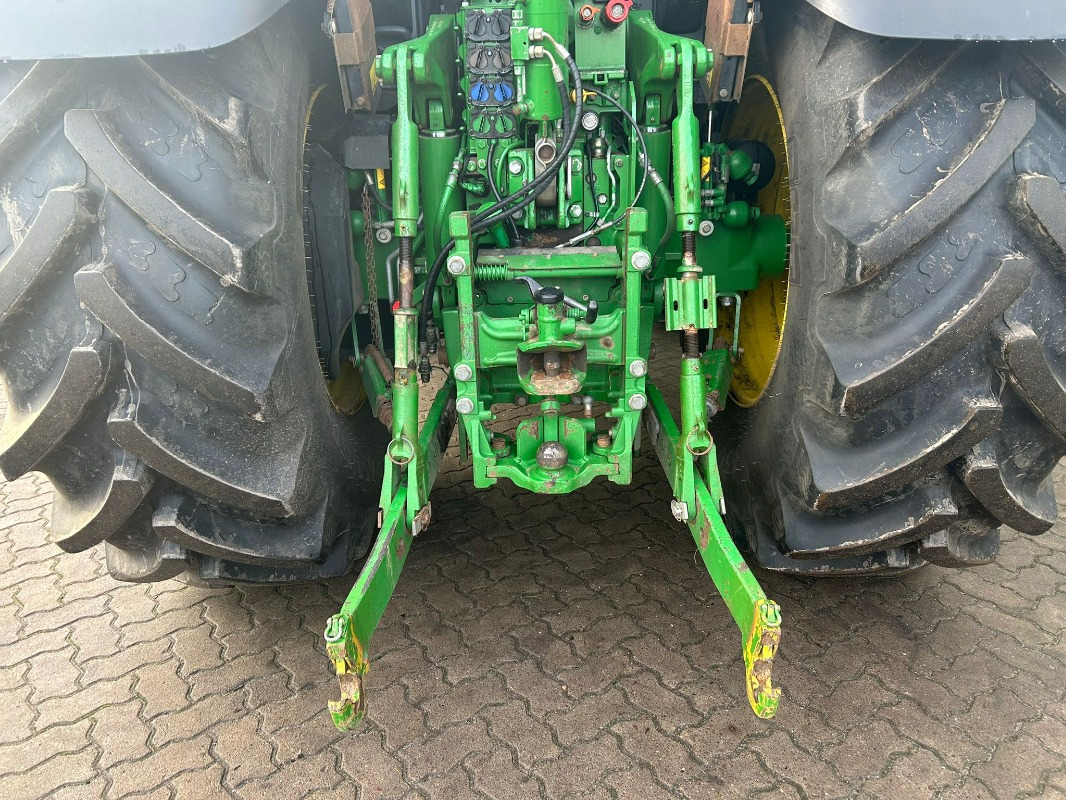 John Deere 6215R - Tracteur agricole: photos 5 John Deere 6215R - Tracteur agricole: photos 5