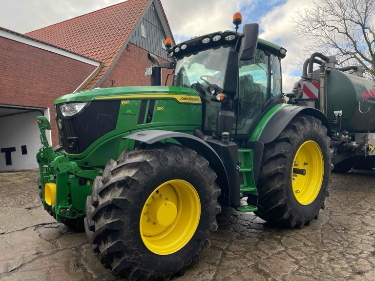 John Deere 6R 250 - Tracteur agricole: photos 1 John Deere 6R 250 - Tracteur agricole: photos 1