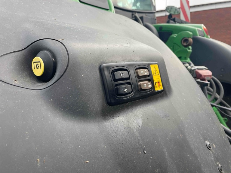 John Deere 6R 250 - Tracteur agricole: photos 2 John Deere 6R 250 - Tracteur agricole: photos 2