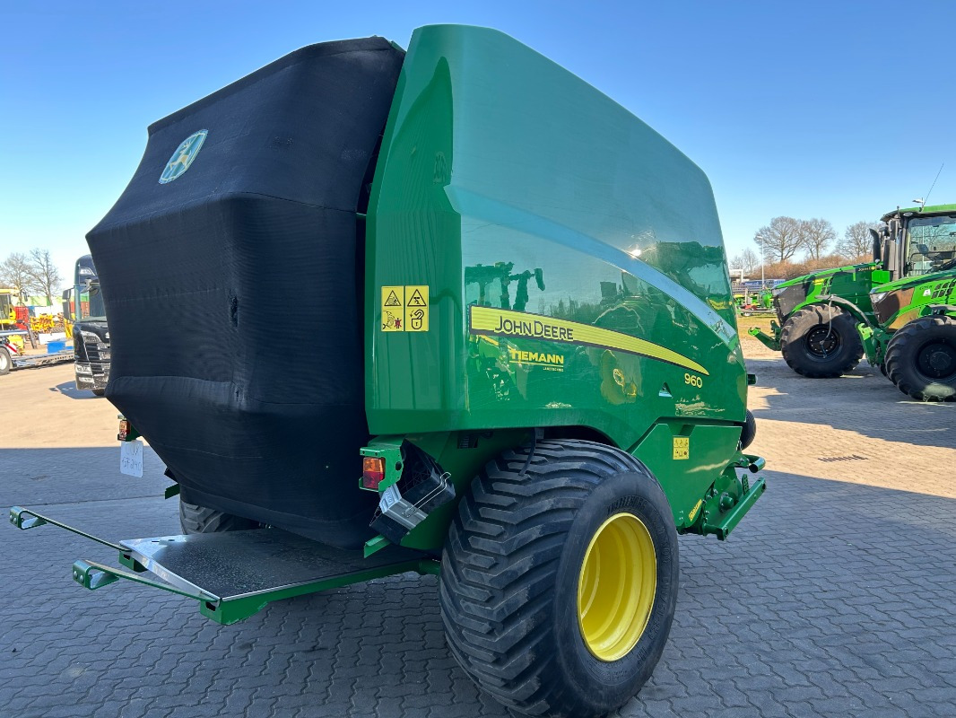 John Deere 960 Premium - Enrubanneuse: photos 5 John Deere 960 Premium - Enrubanneuse: photos 5
