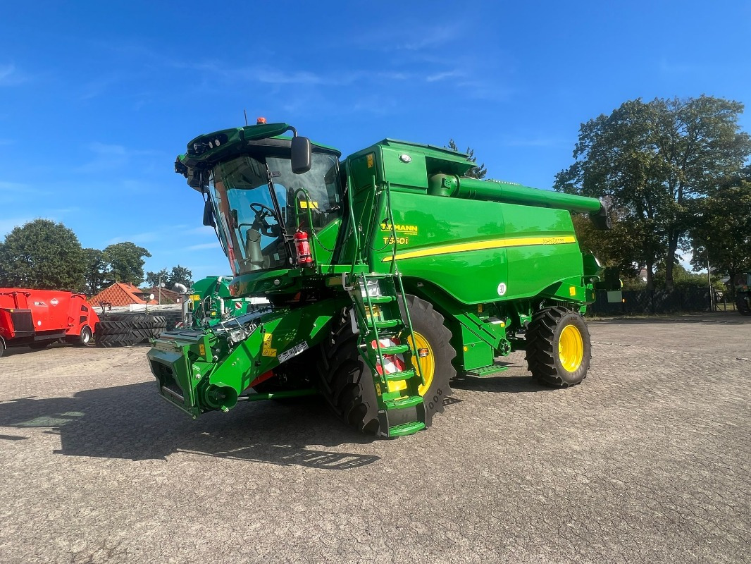 John Deere T560 - Moissonneuse-batteuse: photos 1 John Deere T560 - Moissonneuse-batteuse: photos 1