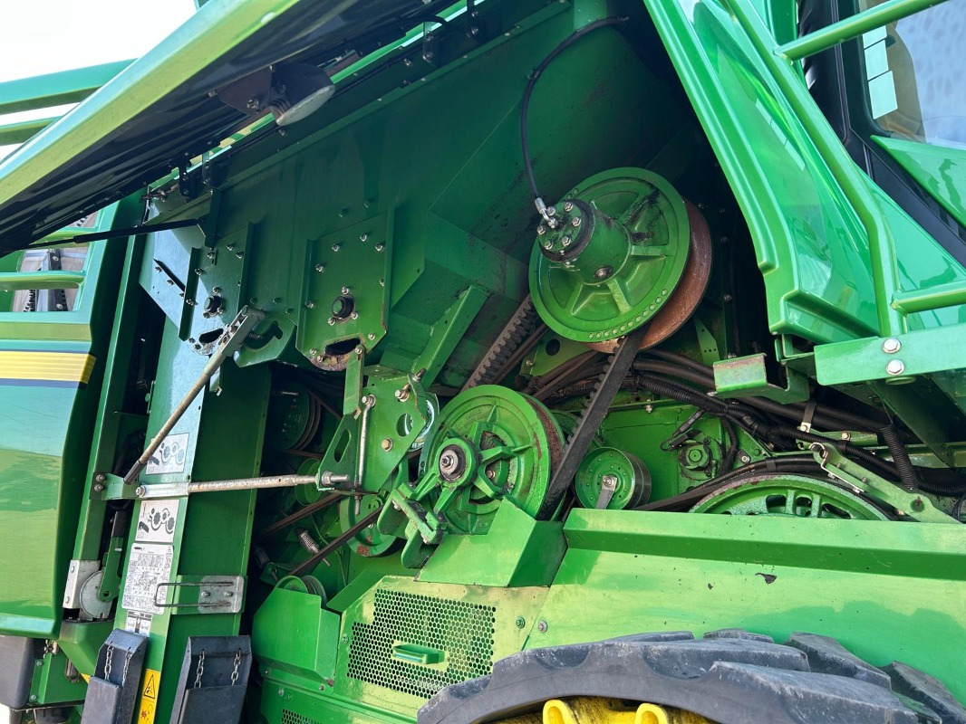 John Deere T660 - Moissonneuse-batteuse: photos 4 John Deere T660 - Moissonneuse-batteuse: photos 4