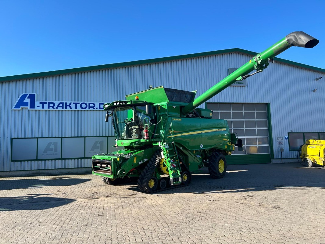 John Deere T660 - Moissonneuse-batteuse: photos 1 John Deere T660 - Moissonneuse-batteuse: photos 1