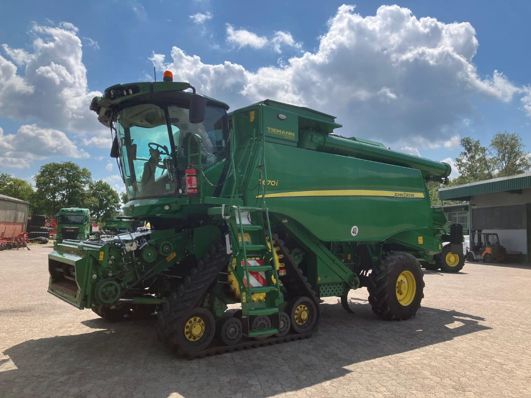 John Deere T670 - Moissonneuse-batteuse: photos 1 John Deere T670 - Moissonneuse-batteuse: photos 1