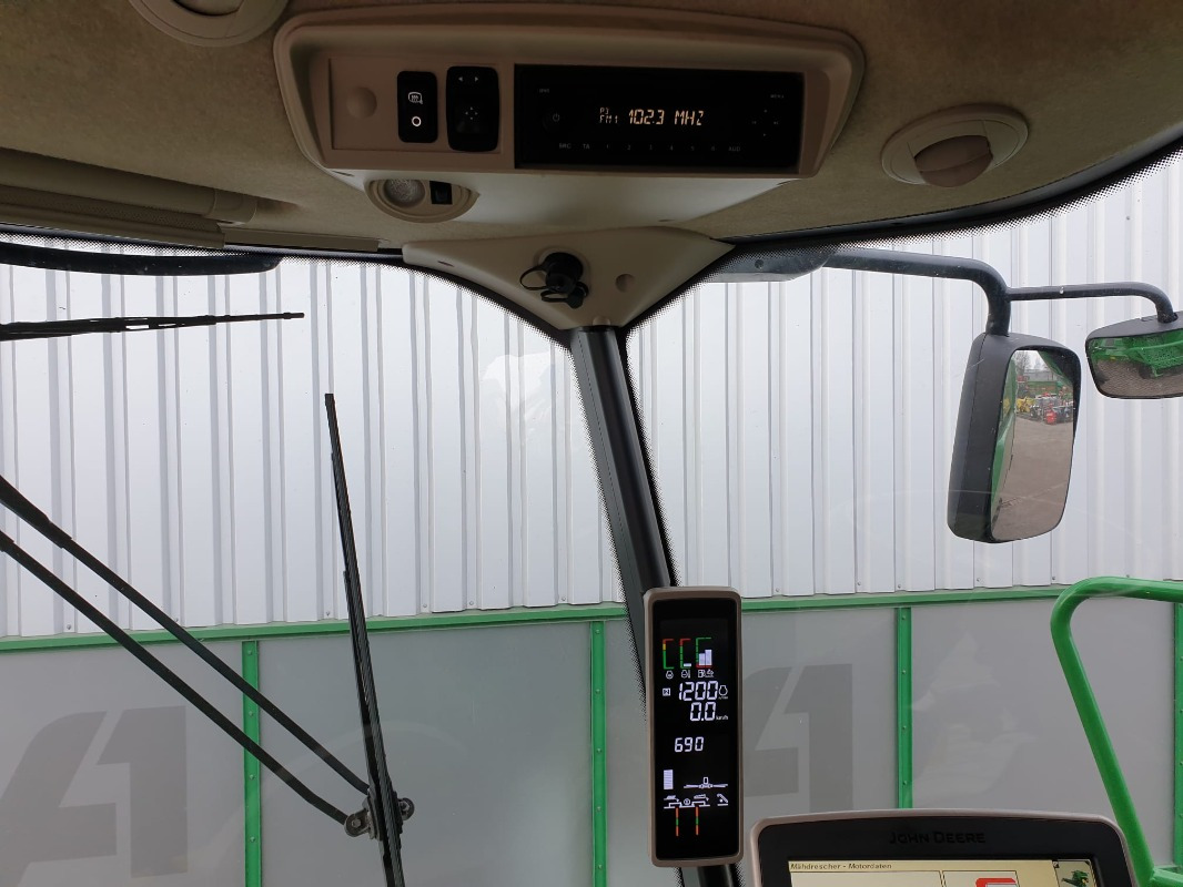 John Deere T670 - Moissonneuse-batteuse: photos 2 John Deere T670 - Moissonneuse-batteuse: photos 2