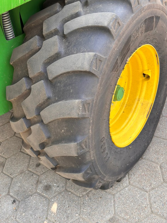 John Deere V461R - Enrubanneuse: photos 3 John Deere V461R - Enrubanneuse: photos 3