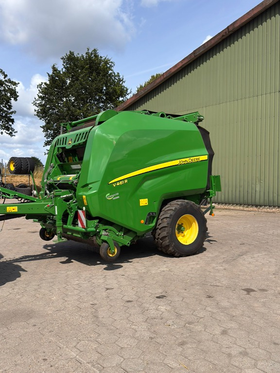 John Deere V461R - Enrubanneuse: photos 1 John Deere V461R - Enrubanneuse: photos 1