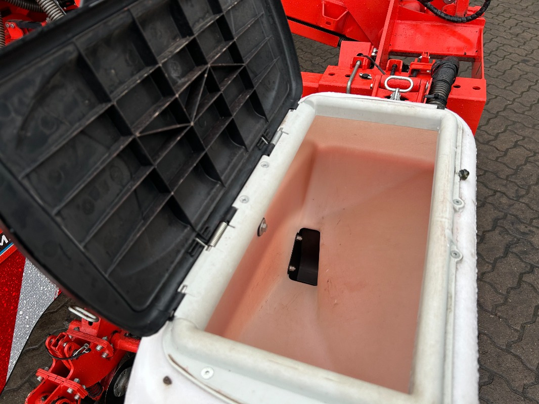 Kuhn MAXIMA 3 RT E - Semoir/ Planteuse: photos 3 Kuhn MAXIMA 3 RT E - Semoir/ Planteuse: photos 3