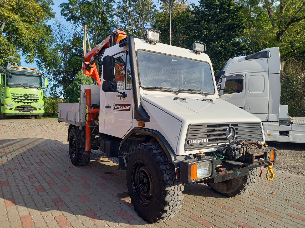 UNIMOG U100L - Camion grue: photos 5 UNIMOG U100L - Camion grue: photos 5