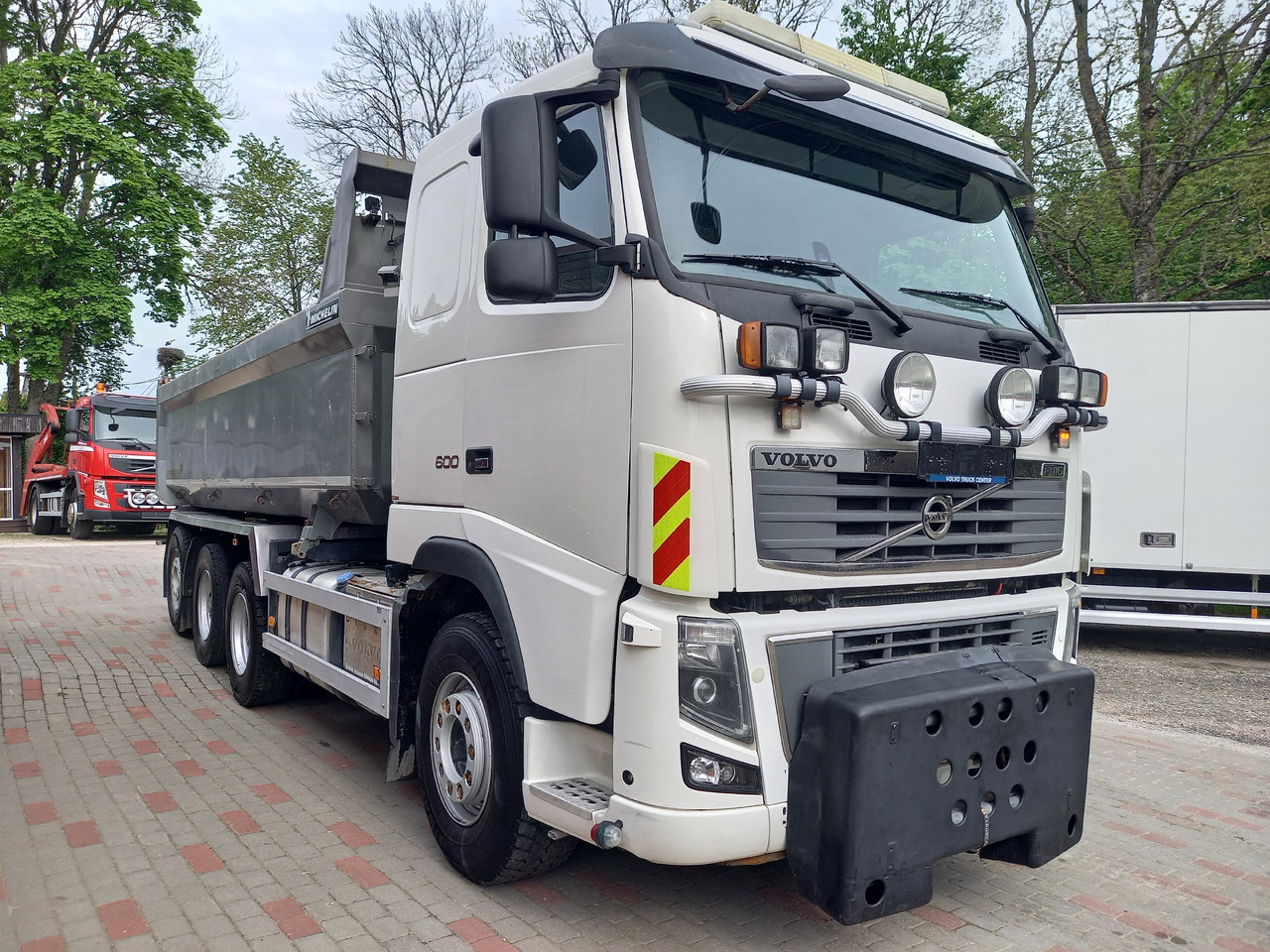 VOLVO FH16, 8x4, BIG AXLES, RETARDER, GW 39500 KG - Camion benne: photos 5 VOLVO FH16, 8x4, BIG AXLES, RETARDER, GW 39500 KG - Camion benne: photos 5