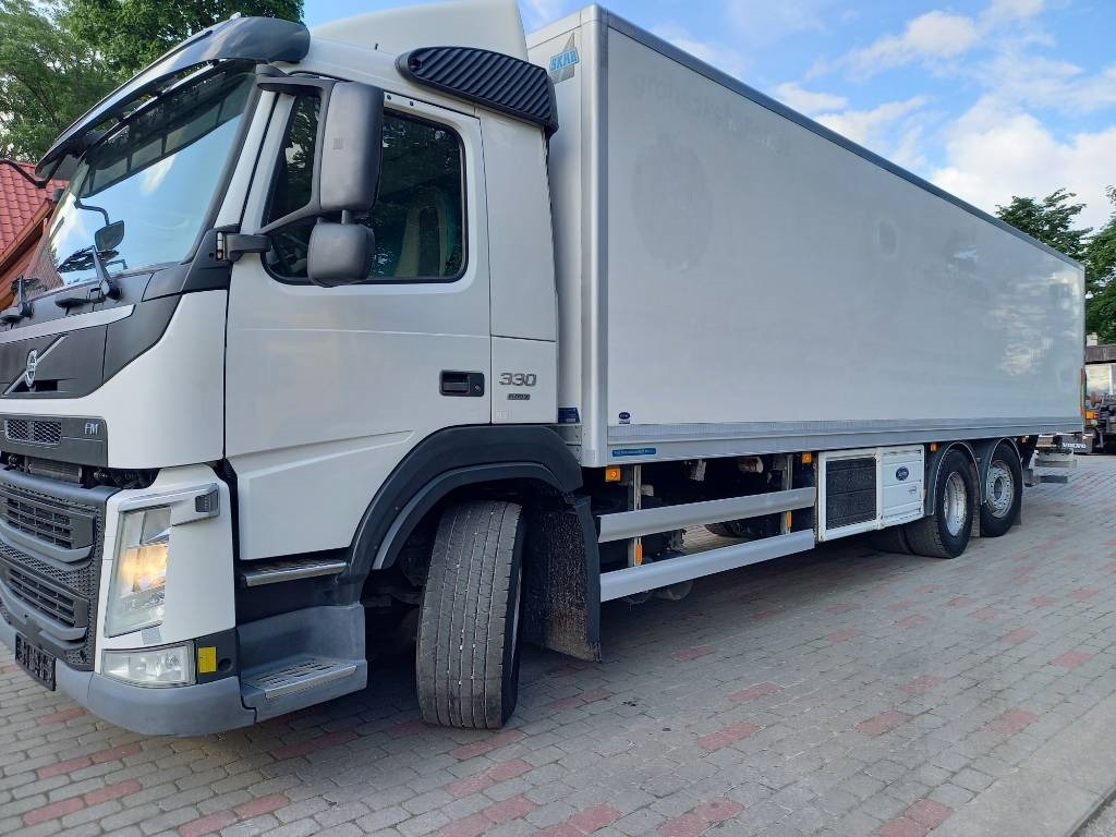Volvo FM 330, 6x2, CARRIER SUPRA 950 U - Camion frigorifique: photos 3 Volvo FM 330, 6x2, CARRIER SUPRA 950 U - Camion frigorifique: photos 3