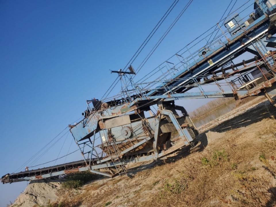 180 t Eimerkettenbagger auf Raupenfahrwerk - Dragline (pelle à benne traînante): photos 3 180 t Eimerkettenbagger auf Raupenfahrwerk - Dragline (pelle à benne traînante): photos 3