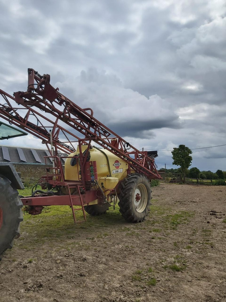 Hardi Commander 4200 - Pulvérisateur traîné: photos 1 Hardi Commander 4200 - Pulvérisateur traîné: photos 1