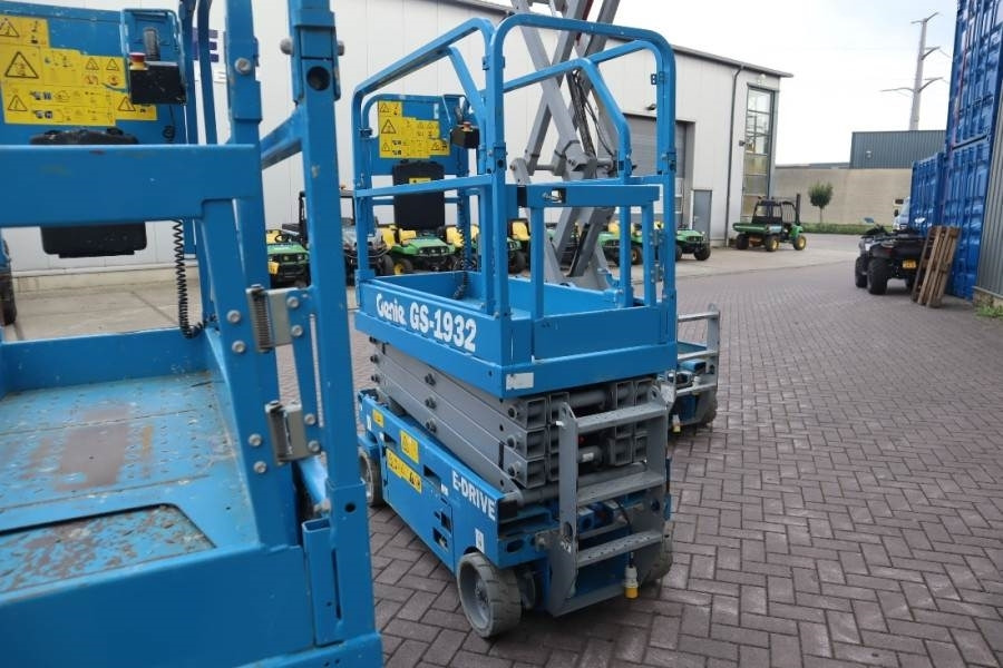 Genie GS1932 E-Drive Several In Stock, 8m Working Height - Nacelle ciseaux: photos 3 Genie GS1932 E-Drive Several In Stock, 8m Working Height - Nacelle ciseaux: photos 3