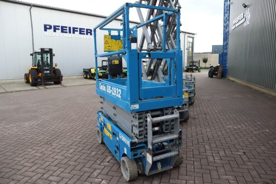 Genie GS1932 E-Drive Several In Stock, 8m Working Height - Nacelle ciseaux: photos 3 Genie GS1932 E-Drive Several In Stock, 8m Working Height - Nacelle ciseaux: photos 3