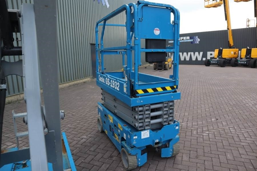 Genie GS1932 E-Drive Several In Stock, 8m Working Height - Nacelle ciseaux: photos 2 Genie GS1932 E-Drive Several In Stock, 8m Working Height - Nacelle ciseaux: photos 2