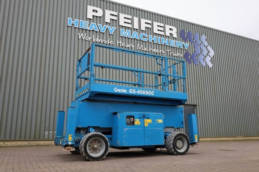 Genie GS4069 Electric, 14m Working Height, 363kg Capacit - Nacelle ciseaux: photos 1 Genie GS4069 Electric, 14m Working Height, 363kg Capacit - Nacelle ciseaux: photos 1