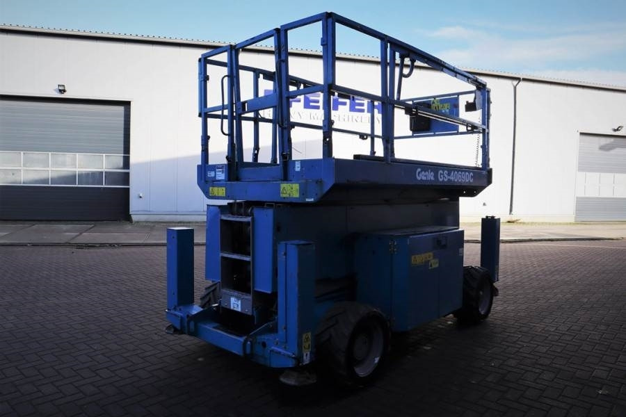 Genie GS4069 Electric, 14m Working Height, 363kg Capacit - Nacelle ciseaux: photos 2 Genie GS4069 Electric, 14m Working Height, 363kg Capacit - Nacelle ciseaux: photos 2