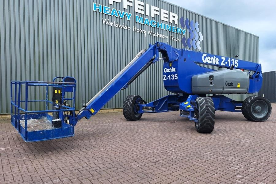 Genie Z135/70 Diesel, 4x4x4 Drive, 43m Lifting Height, 2 - Nacelle articulée: photos 2 Genie Z135/70 Diesel, 4x4x4 Drive, 43m Lifting Height, 2 - Nacelle articulée: photos 2