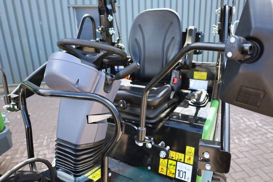 GiANT G2700E 100% Electric - Zero Emissions, Lithium-Iro - Chargeuse sur pneus: photos 4 GiANT G2700E 100% Electric - Zero Emissions, Lithium-Iro - Chargeuse sur pneus: photos 4