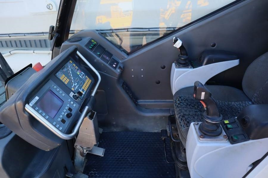 Grove GMK3055 Diesel, 6x6x6, 55t Capacity, 43m Main Boom - Grue tout-terrain: photos 5 Grove GMK3055 Diesel, 6x6x6, 55t Capacity, 43m Main Boom - Grue tout-terrain: photos 5