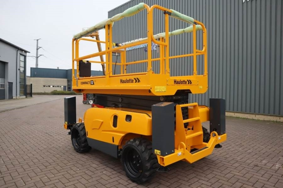 Haulotte Compact 12DX Valid Inspection, *Guarantee! Diesel, - Nacelle ciseaux: photos 5 Haulotte Compact 12DX Valid Inspection, *Guarantee! Diesel, - Nacelle ciseaux: photos 5
