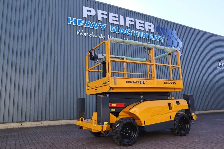 Haulotte Compact 12DX Valid Inspection, *Guarantee! Diesel, - Nacelle ciseaux: photos 1 Haulotte Compact 12DX Valid Inspection, *Guarantee! Diesel, - Nacelle ciseaux: photos 1