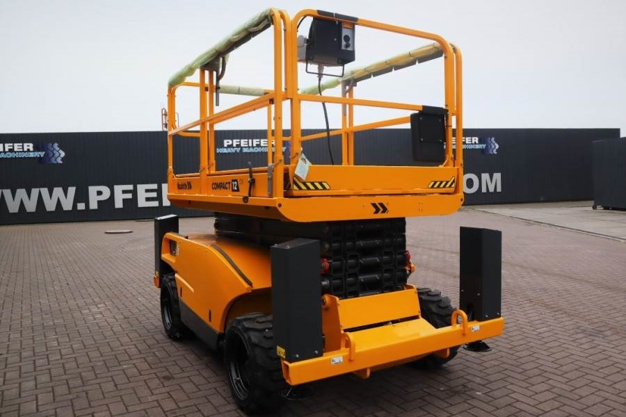 Haulotte Compact 12DX Valid Inspection, *Guarantee! Diesel, - Nacelle ciseaux: photos 5 Haulotte Compact 12DX Valid Inspection, *Guarantee! Diesel, - Nacelle ciseaux: photos 5