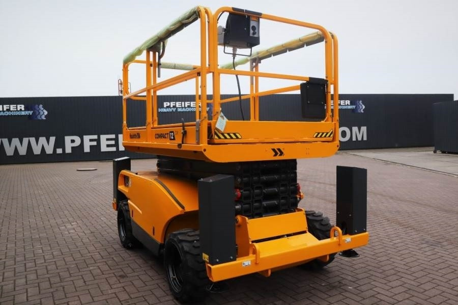 Haulotte Compact 12DX Valid Inspection, *Guarantee! Diesel, - Nacelle ciseaux: photos 2 Haulotte Compact 12DX Valid Inspection, *Guarantee! Diesel, - Nacelle ciseaux: photos 2